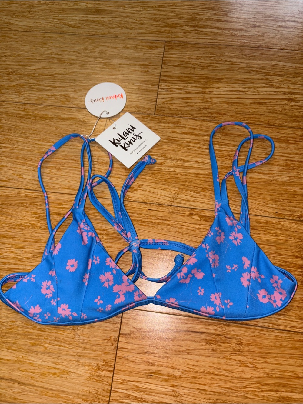 NWT Kulani Kinis "Beachside Bloom" Blue Floral Bikini Top Small vacation beach